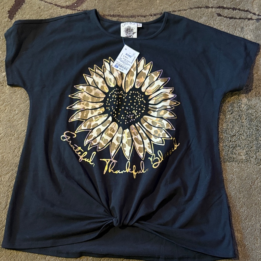 Black Sunflower Graphic Women's Top - Picture 1 of 4